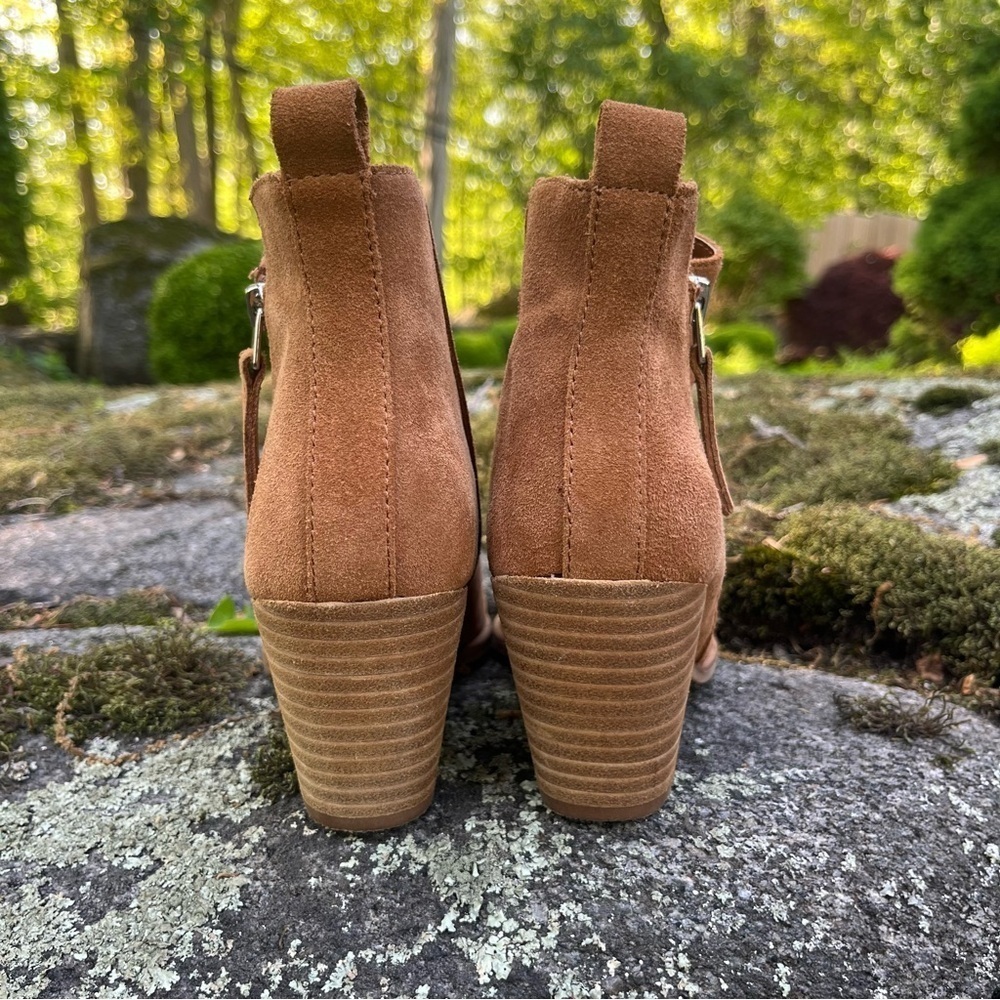 Dolce Vita Rila Cognac Brown Suede Block Heel Ankle Boots Size 6.5 - Picture 9 of 16